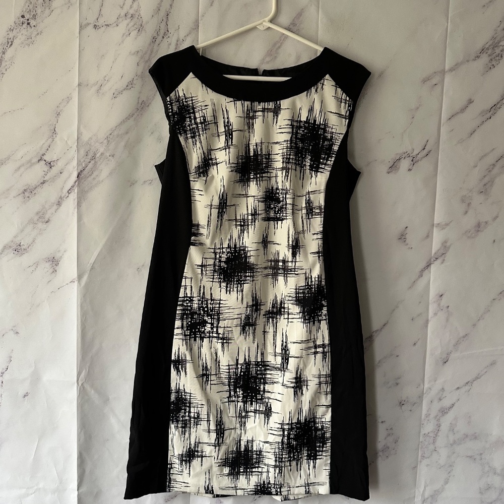 ABG DRESS - ABSTRACT PRINT SLEEVELESS DRESS WOMENS 14 BLACK/WHITE CAREER STYLE